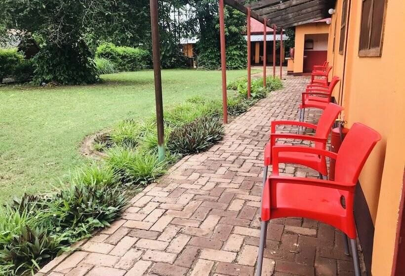 Jollyboys Camp Hostel