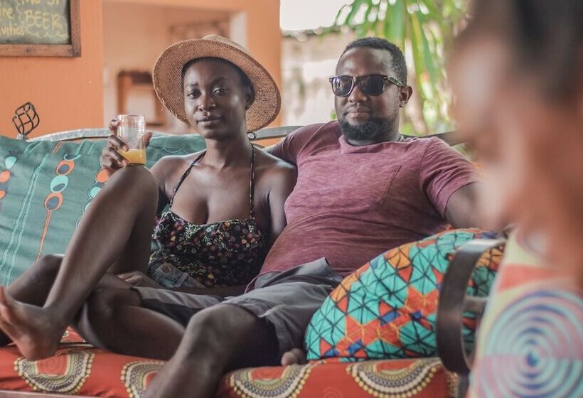 Jollyboys Camp Hostel