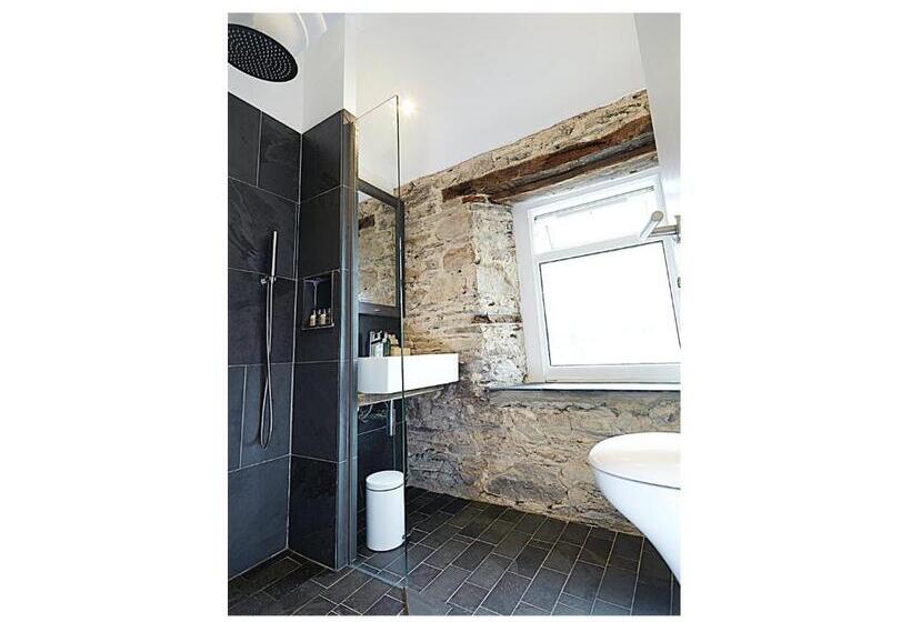 Live And Let Live Inn