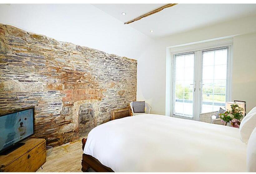 Live And Let Live Inn