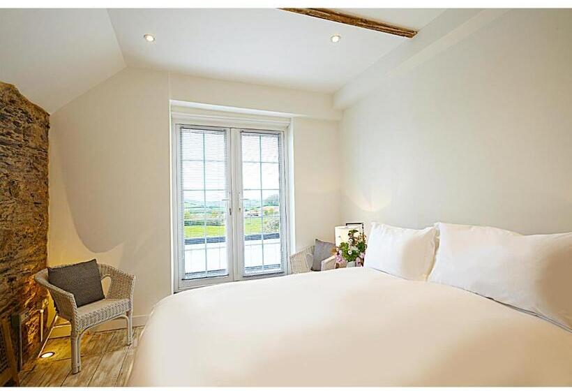 Live And Let Live Inn