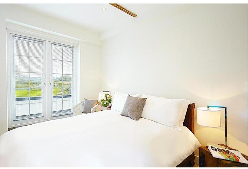 Live And Let Live Inn