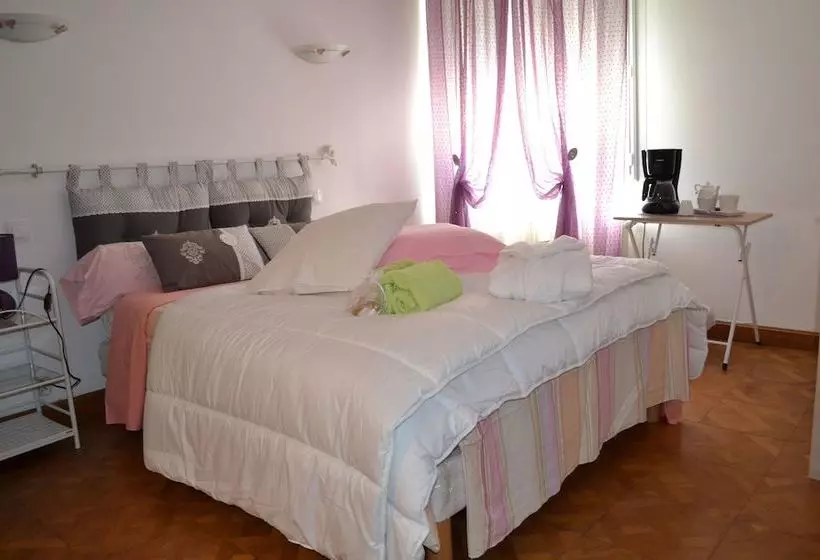 Pension  Chambres D Hôtes La Maison Des écureuils