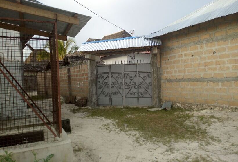 פנסיון Delina Mshimba Guest House