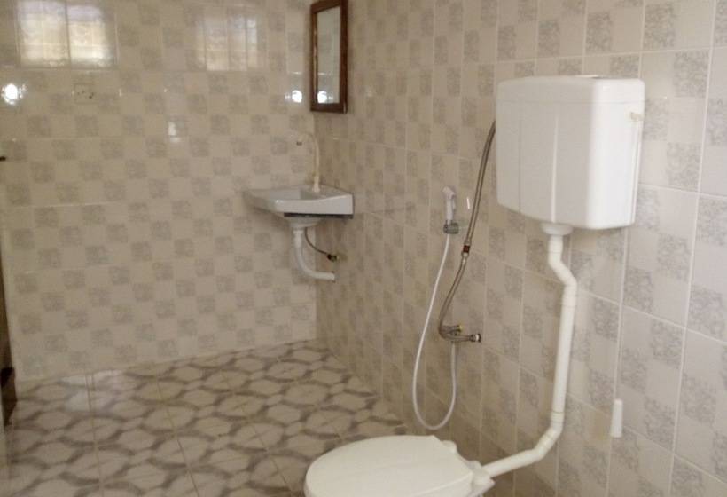 פנסיון Delina Mshimba Guest House