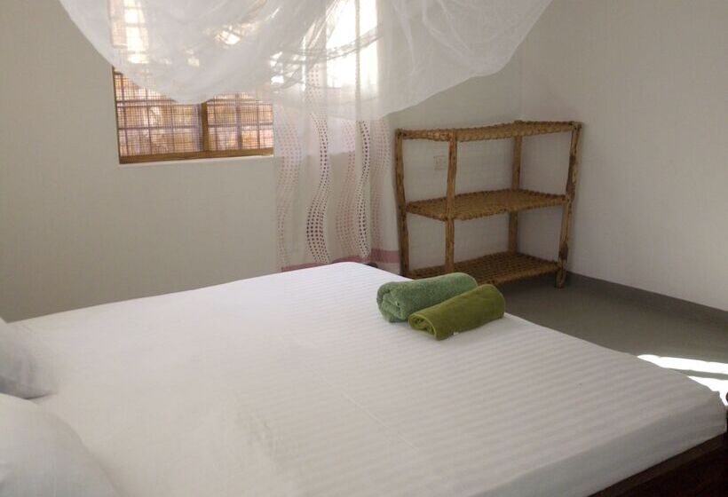 פנסיון Delina Mshimba Guest House