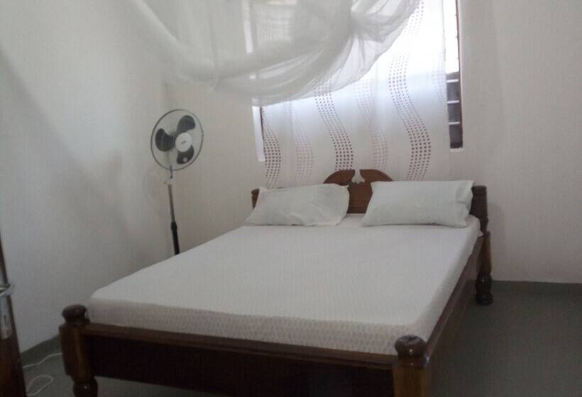 פנסיון Delina Mshimba Guest House