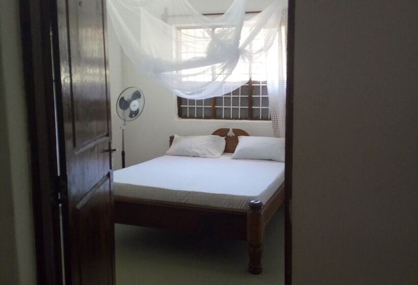 פנסיון Delina Mshimba Guest House