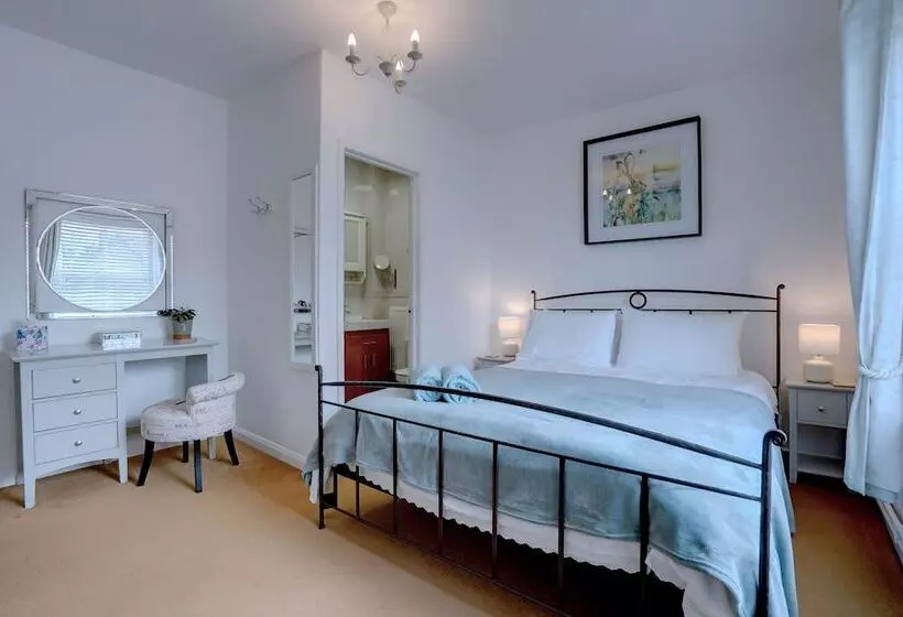 پانسیون Regency Guest House