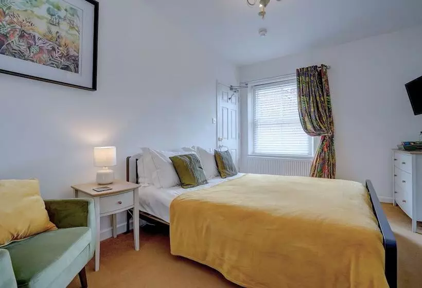 پانسیون Regency Guest House
