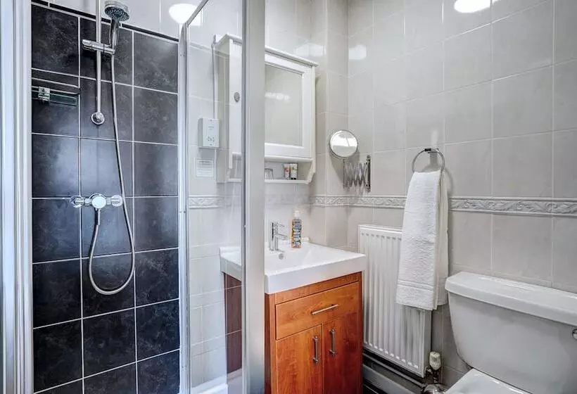 پانسیون Regency Guest House