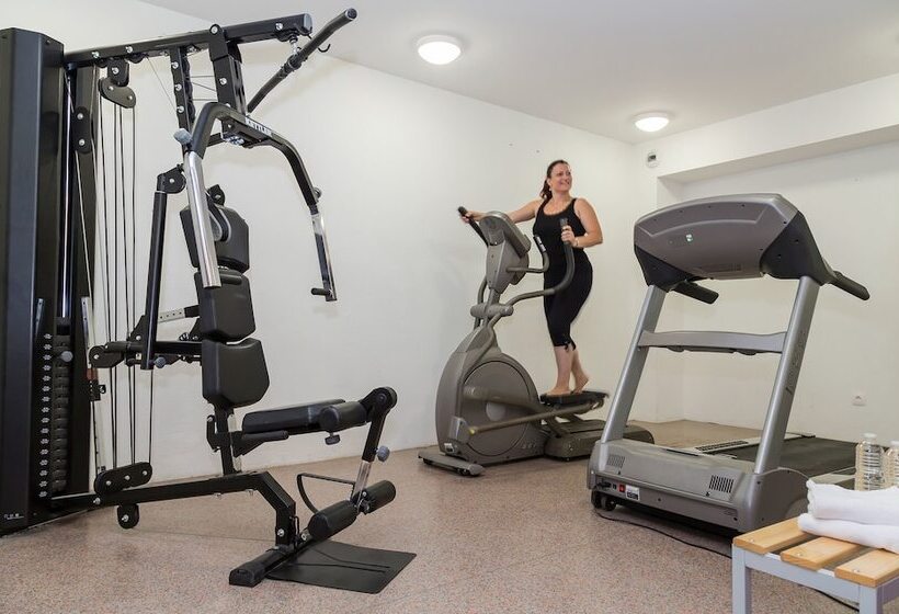 اقامتگاه Résidence Odalys Le Clos Saint Michel