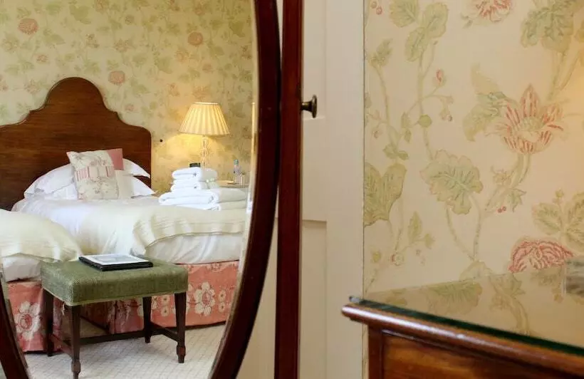 Aamiaismajoitus (B&B) Aylworth Manor