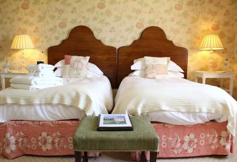 Aamiaismajoitus (B&B) Aylworth Manor