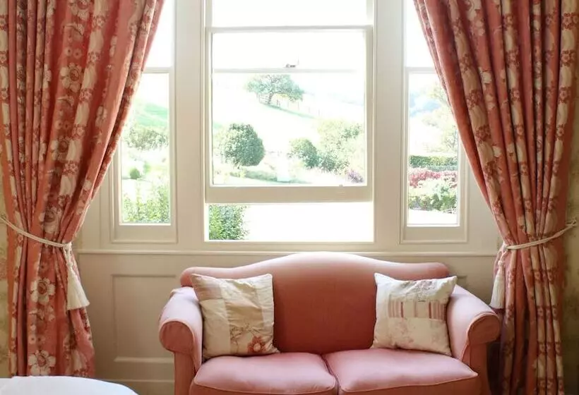 Aamiaismajoitus (B&B) Aylworth Manor