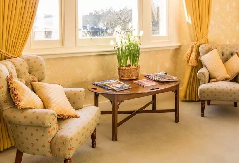 Aamiaismajoitus (B&B) Aylworth Manor