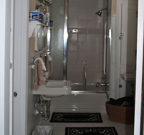 ベッドアンドブレックファースト Inn On Poplar Hill