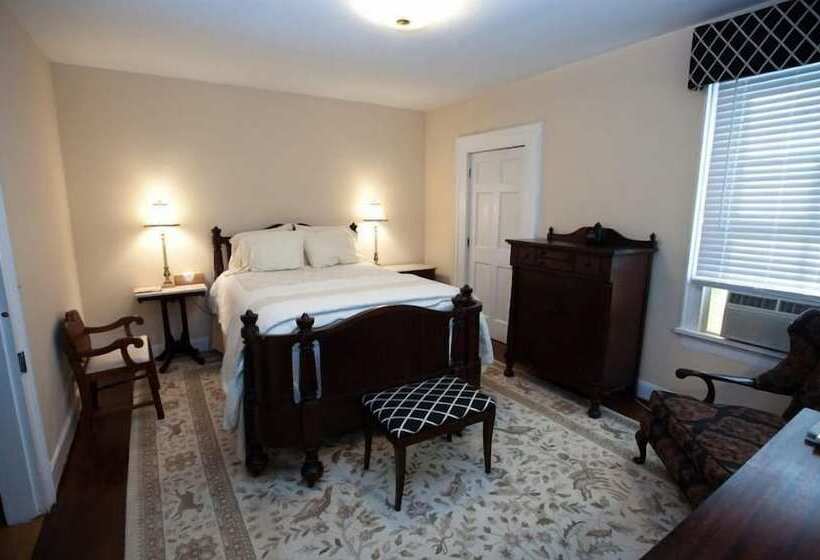 ベッドアンドブレックファースト Inn On Poplar Hill