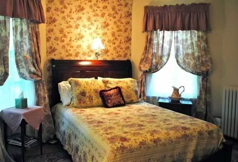 Aamiaismajoitus (B&B) Inn On Poplar Hill