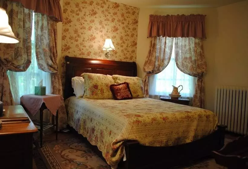 Aamiaismajoitus (B&B) Inn On Poplar Hill