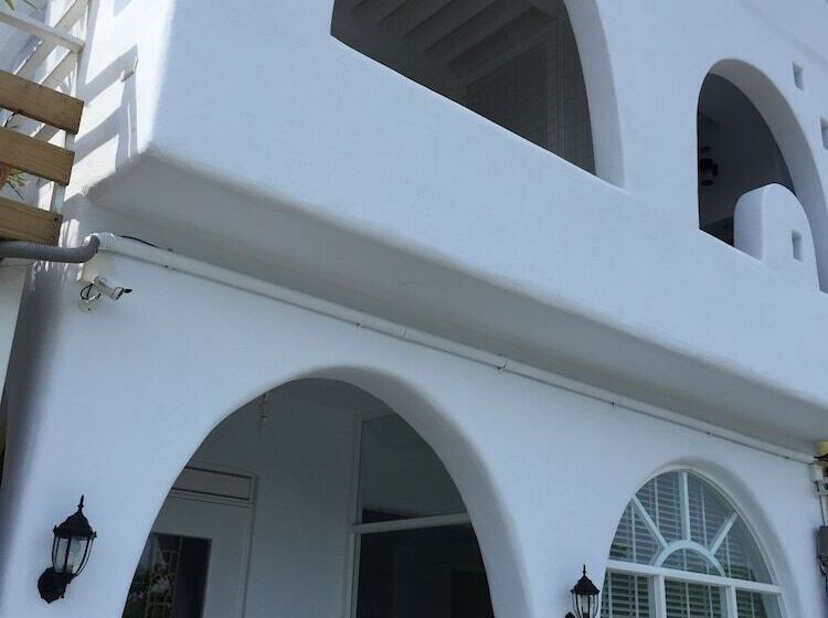 تختخواب و صبحانه Summerwings