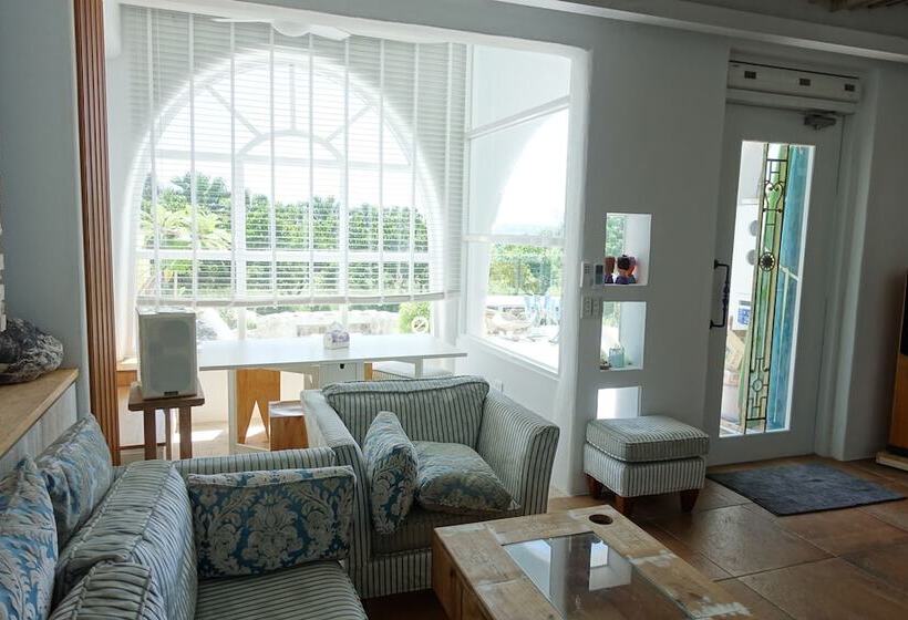 تختخواب و صبحانه Summerwings