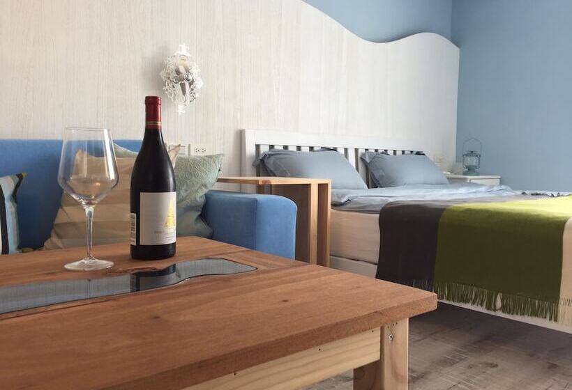 تختخواب و صبحانه Summerwings