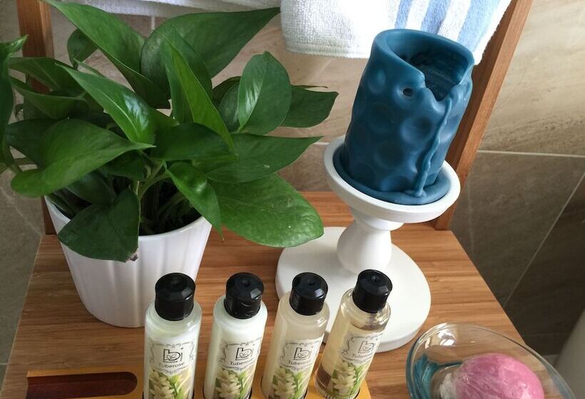 تختخواب و صبحانه Summerwings