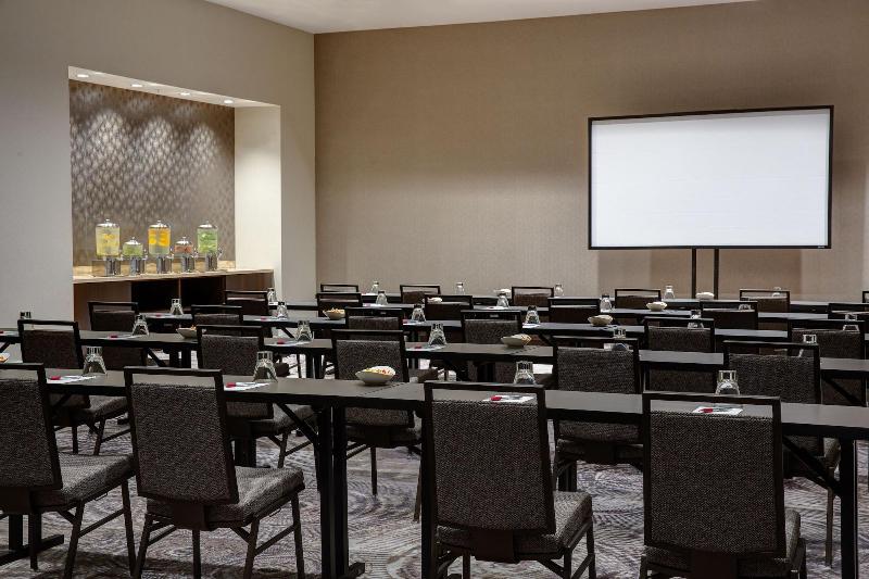 Отель Houston Cityplace Marriott At Springwoods Village