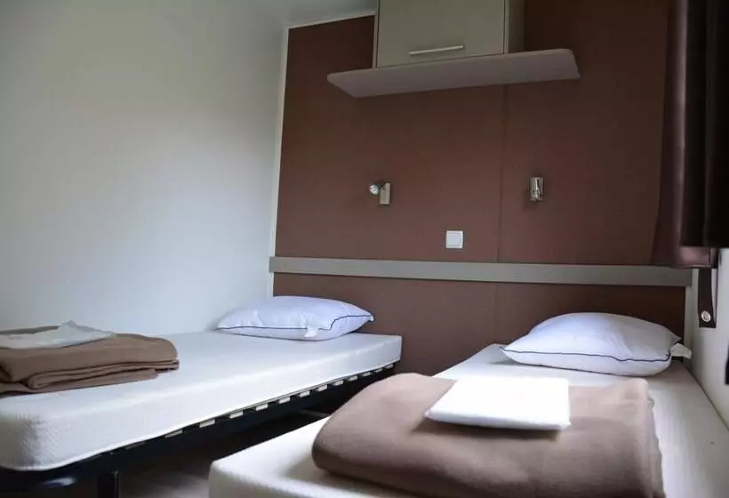 Hotelli Huttopia Divonne