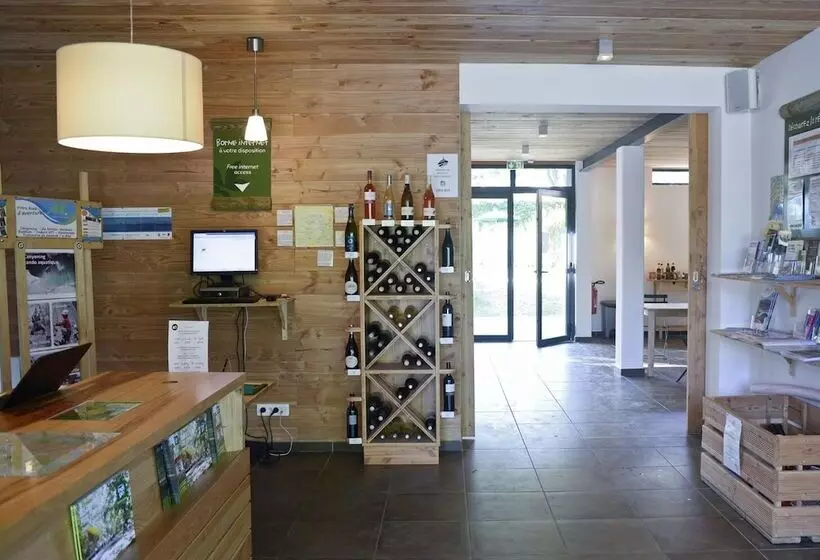 Hotelli Huttopia Divonne