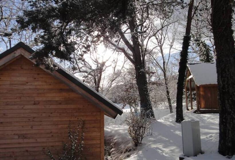 هتل Huttopia Divonne