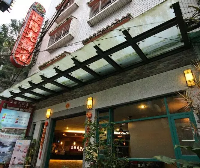 هتل Jenq Yang Hotspring