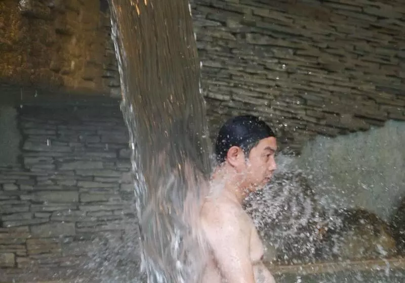 هتل Jenq Yang Hotspring