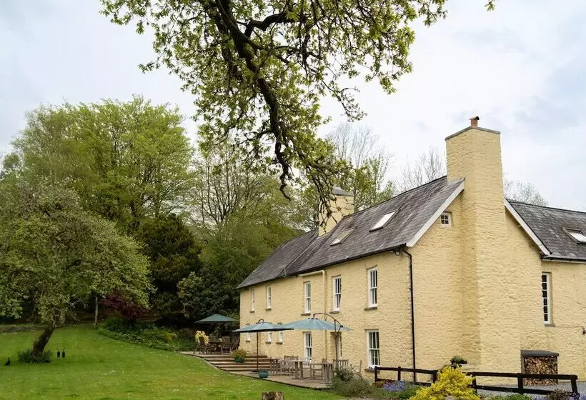 هتل Ty Mawr Country
