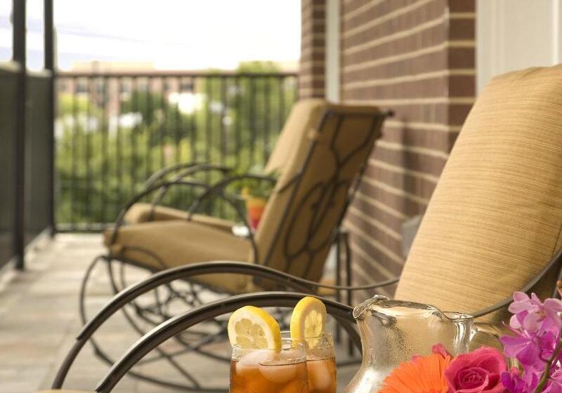 La Maison In Midtown An Urban B&b