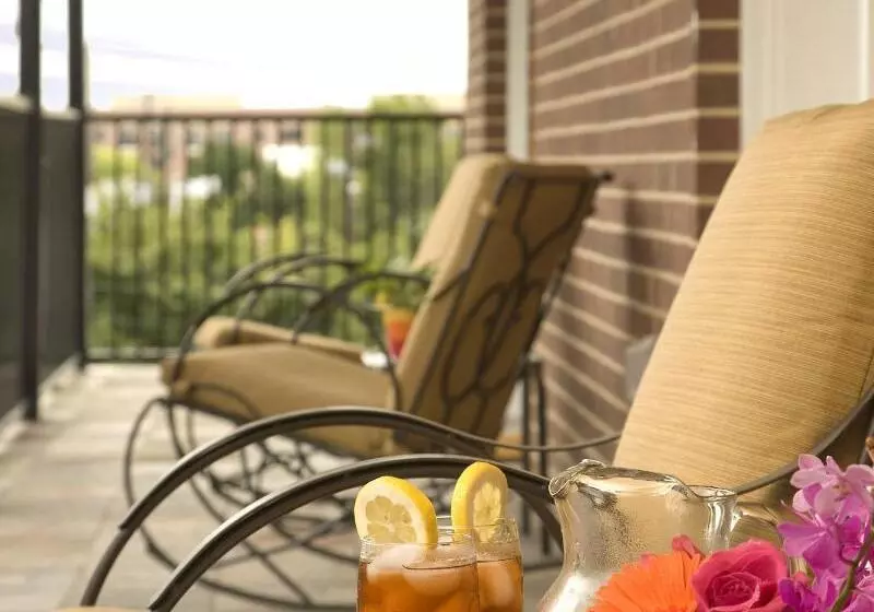 La Maison In Midtown An Urban B&b