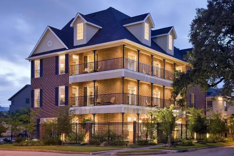 La Maison In Midtown An Urban B&b