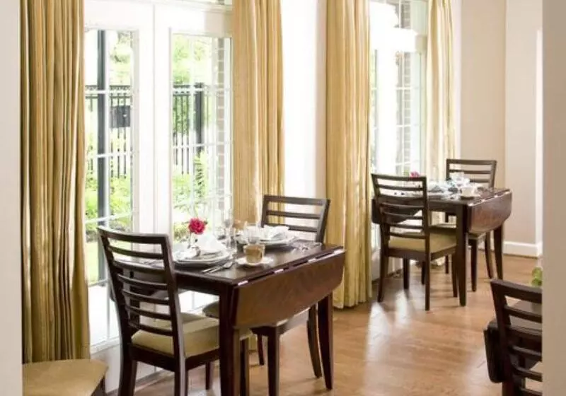 La Maison In Midtown An Urban B&b