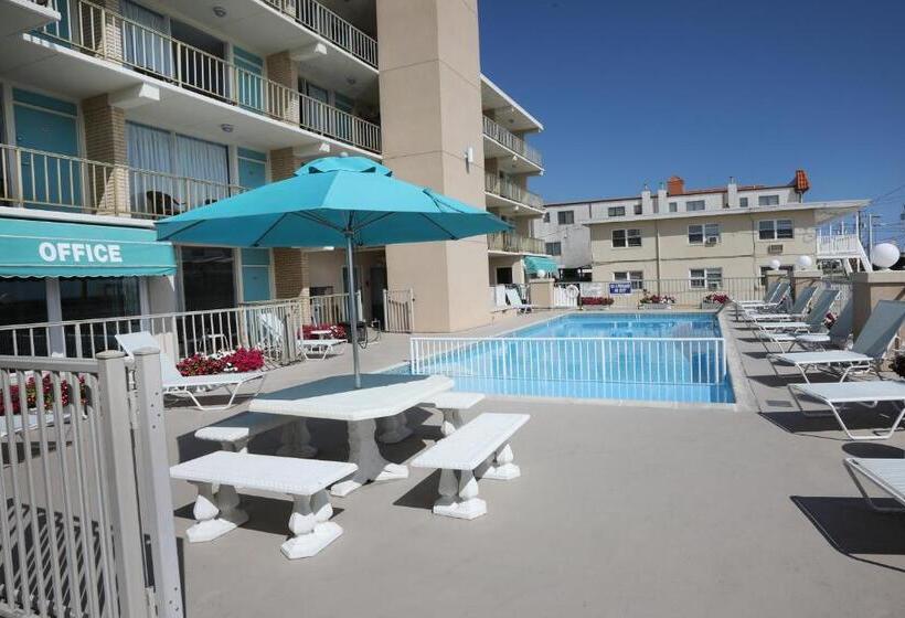 فندق على الطريق Aquarius Oceanfront Inn