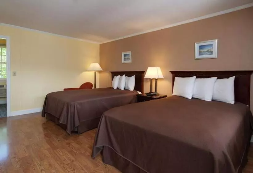 Motelli Cape Cod Harbor House Inn