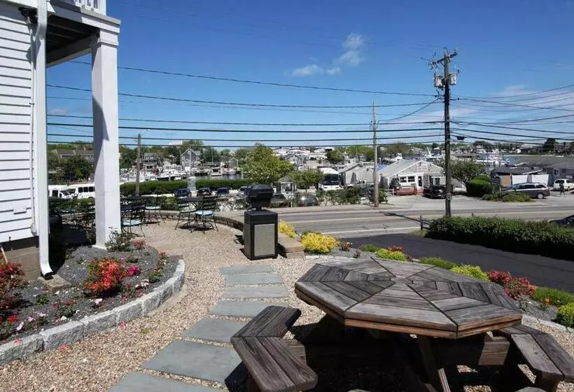Motelli Cape Cod Harbor House Inn