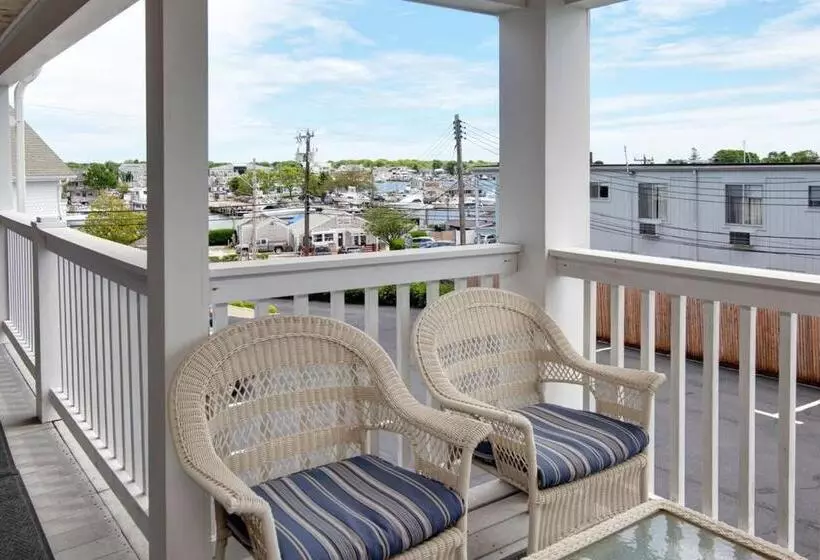 Motelli Cape Cod Harbor House Inn