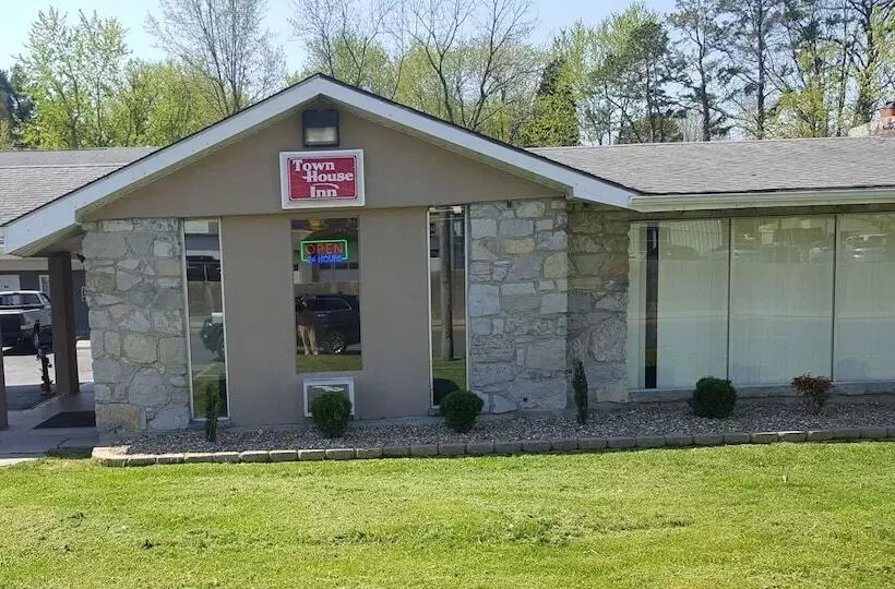 Motelli Town House Inn