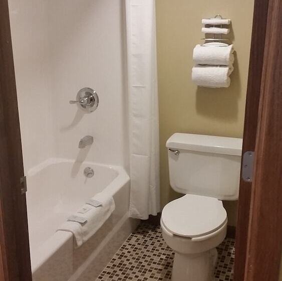 Мотель Town House Inn