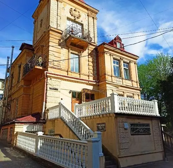 هاستل вілла графа
