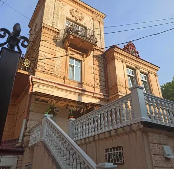 هاستل вілла графа