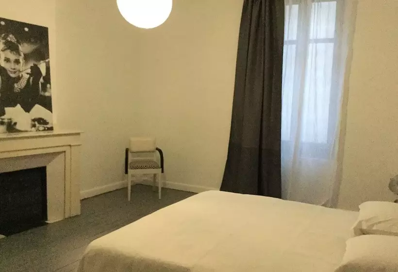 تختخواب و صبحانه Carcassonne Bastide