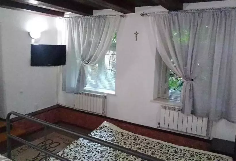 هاستل вілла графа