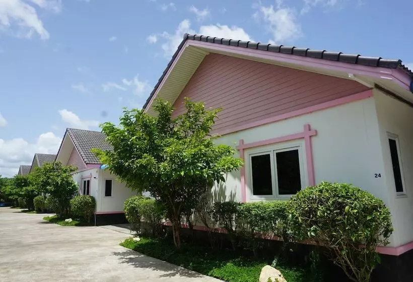 هتل Ban Pak Chaytung Trang